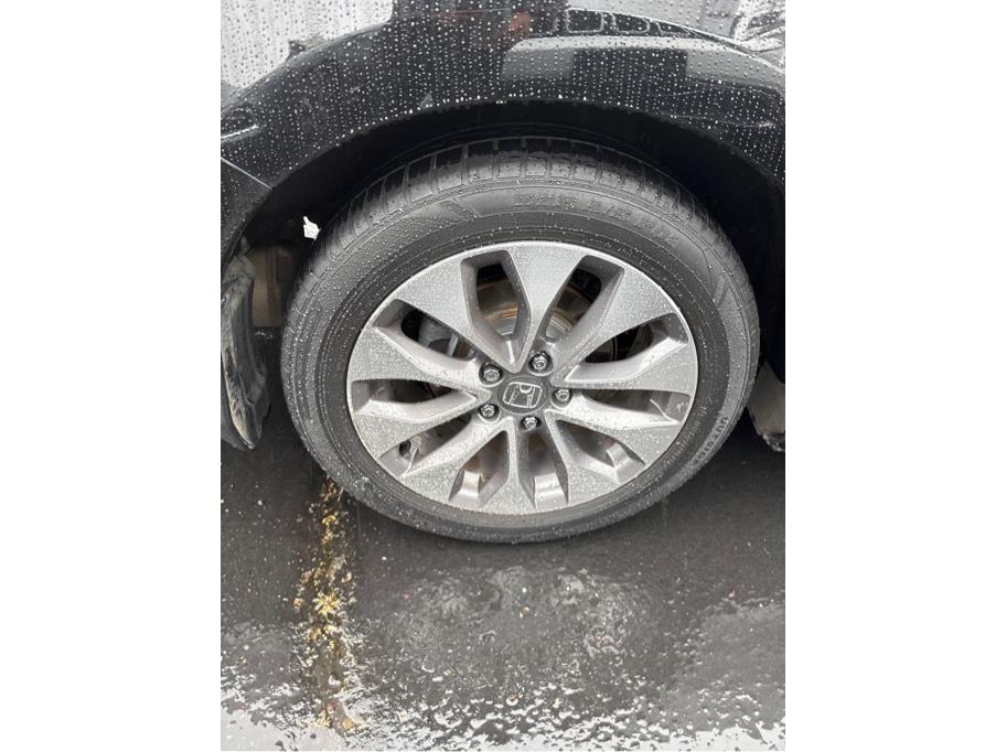 Vehicle image 8 of 18