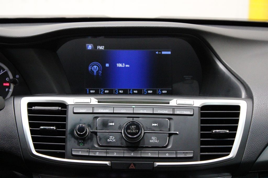 Vehicle image 22 of 36