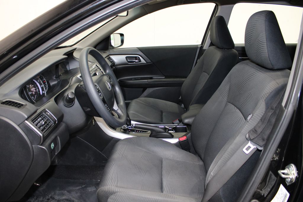 Vehicle image 8 of 36