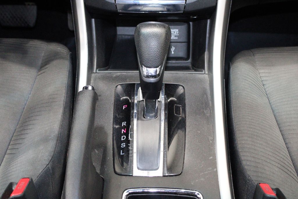 Vehicle image 26 of 36