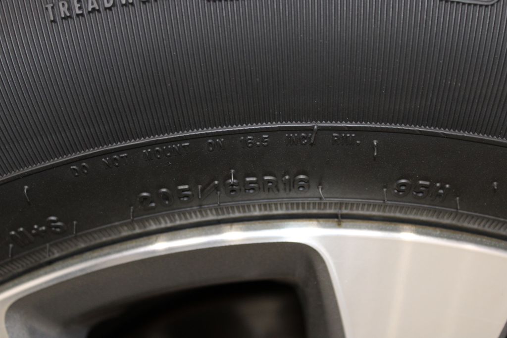 Vehicle image 29 of 36