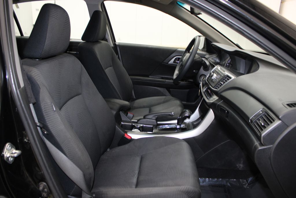 Vehicle image 11 of 36