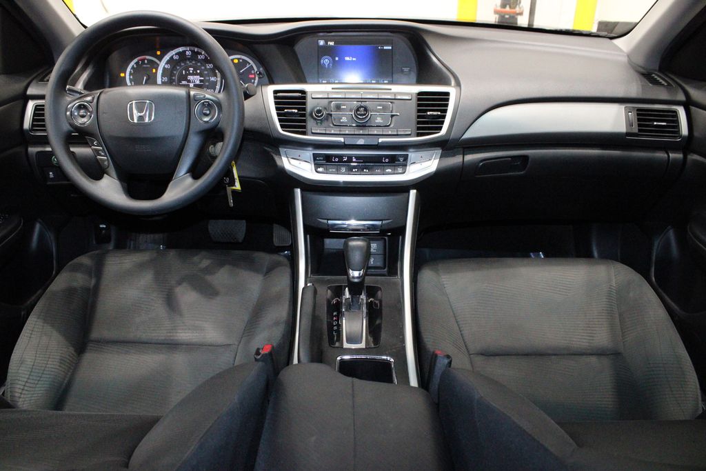 Vehicle image 21 of 36