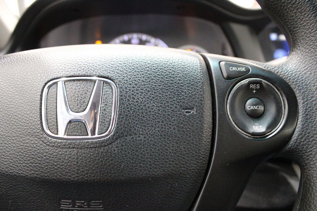 Vehicle image 18 of 36