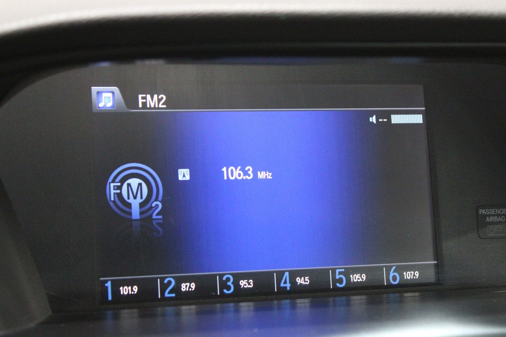 Vehicle image 23 of 36