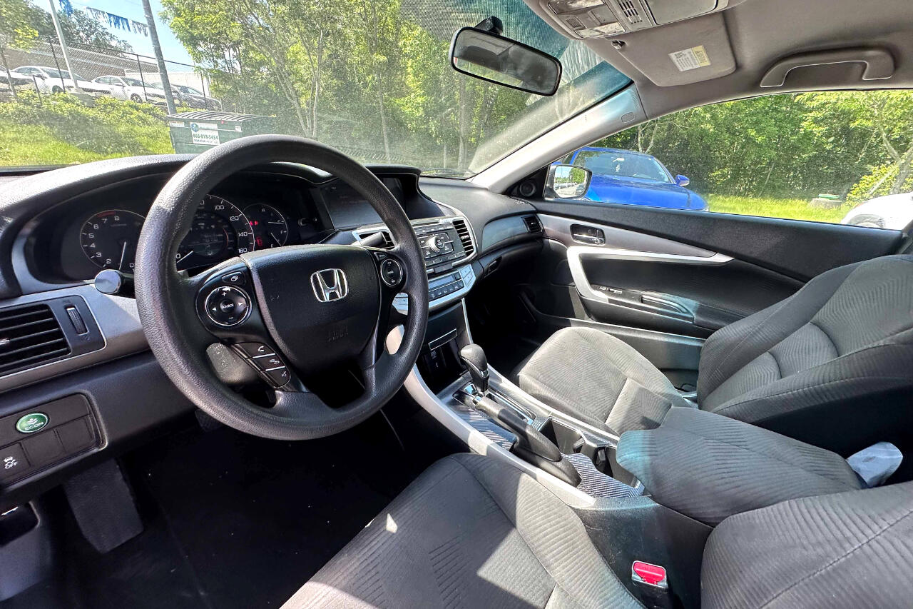 Vehicle image 14 of 23