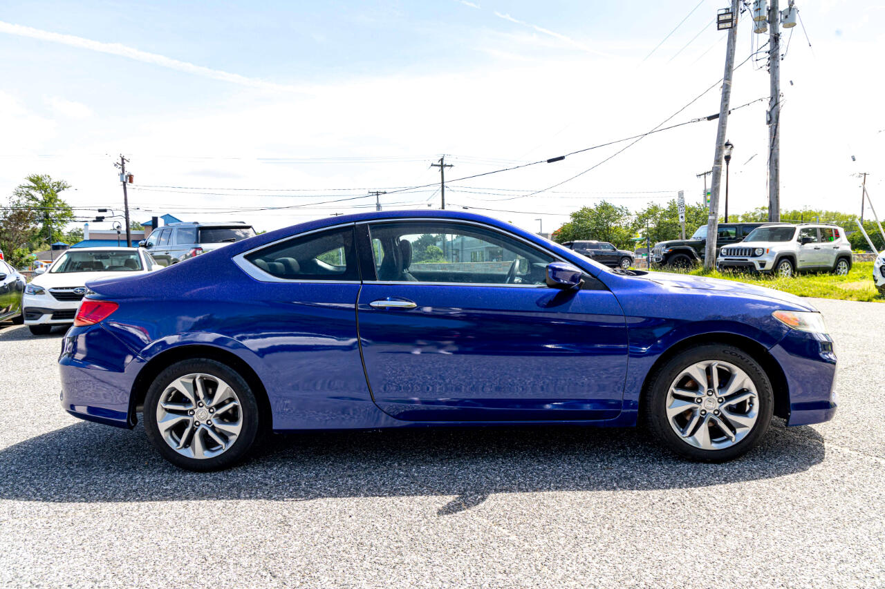 Vehicle image 5 of 23