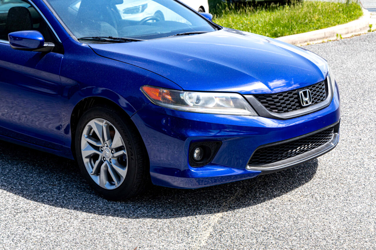 Vehicle image 4 of 23