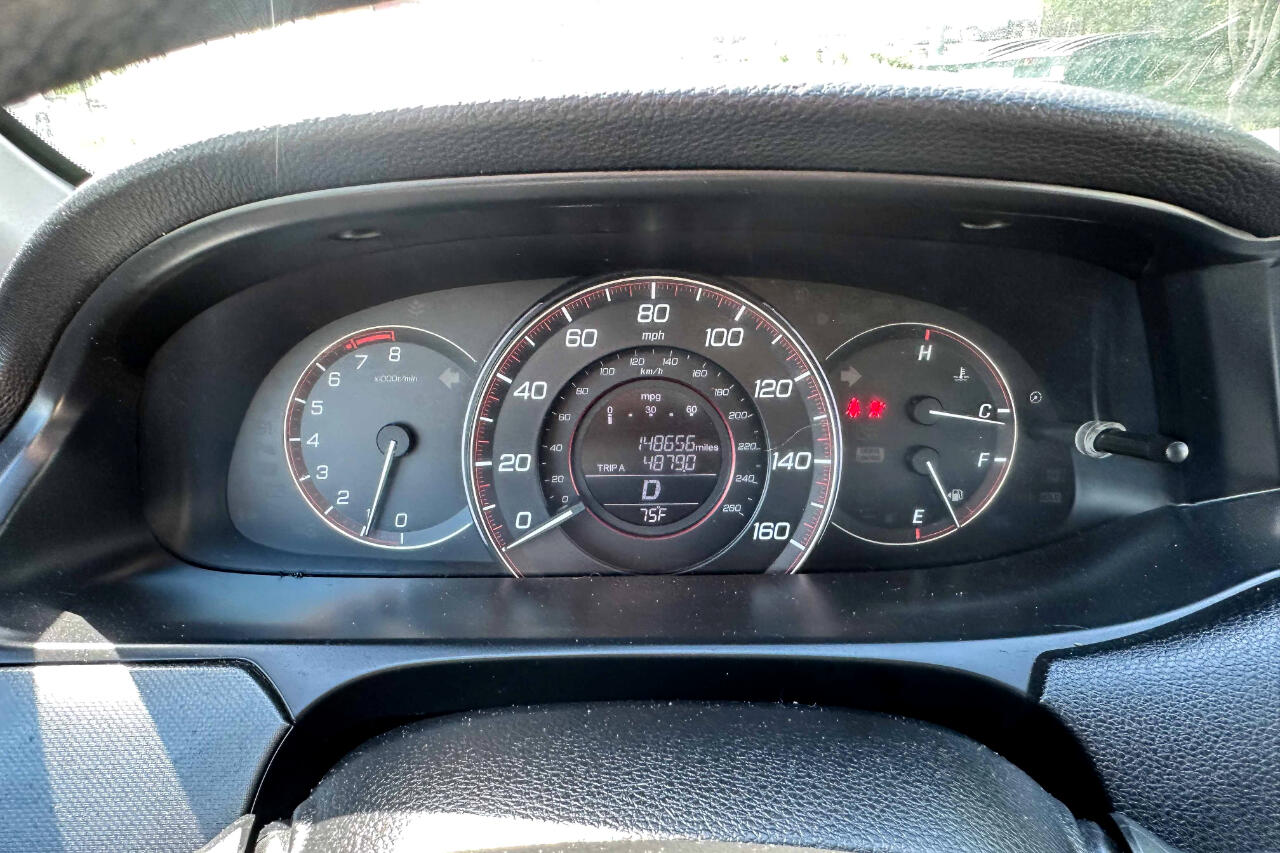 Vehicle image 17 of 23