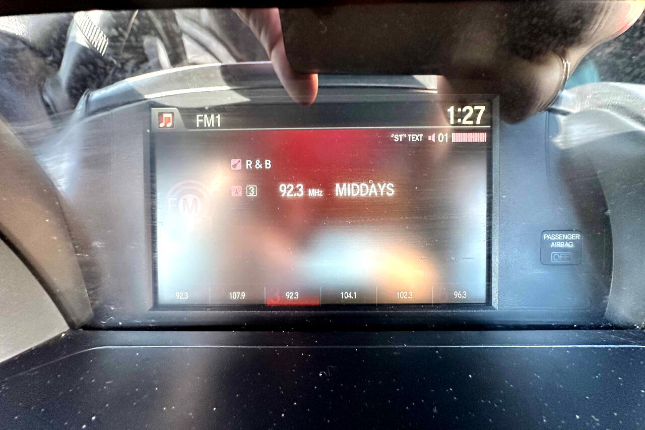 Vehicle image 15 of 23