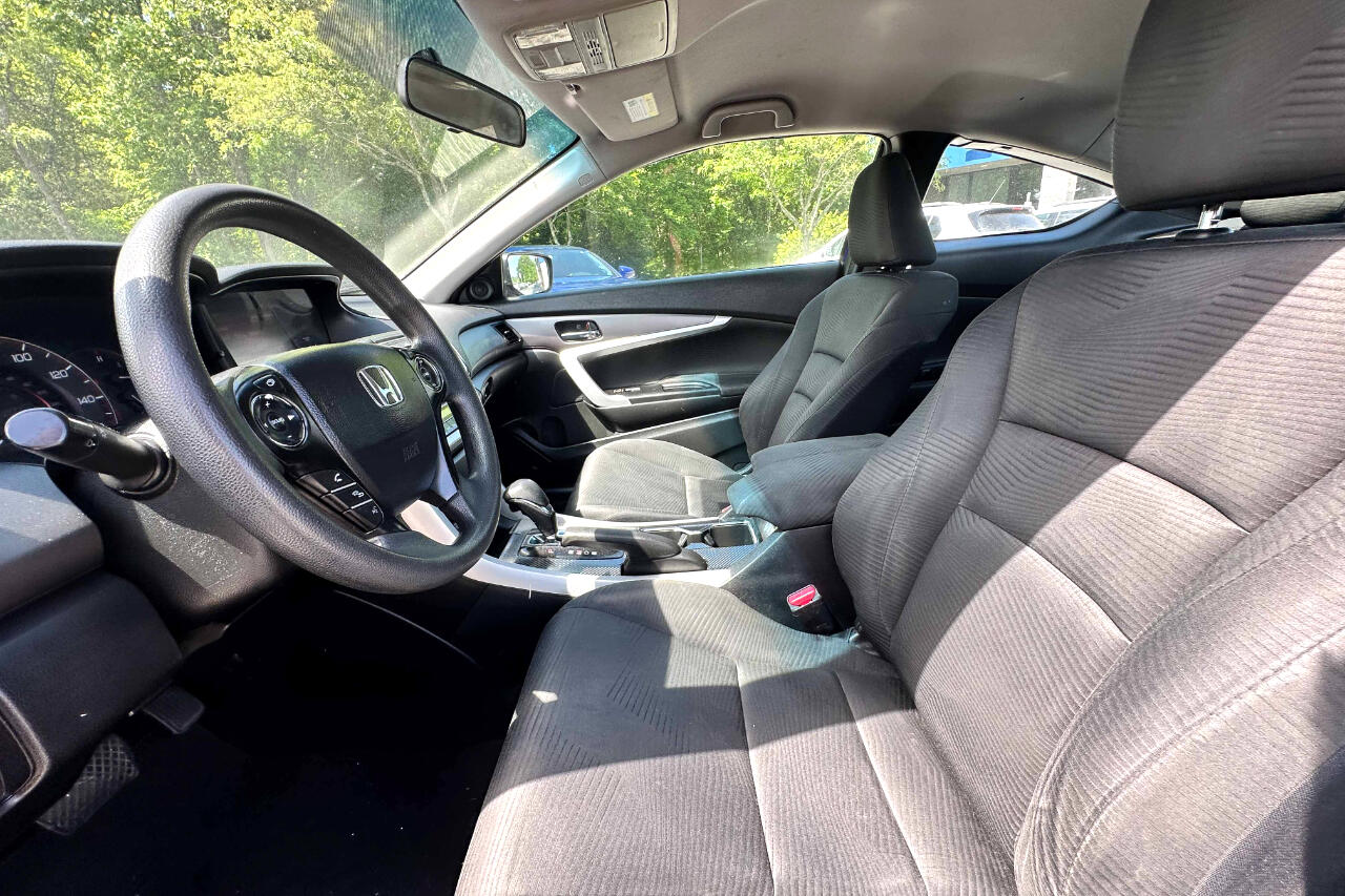 Vehicle image 13 of 23