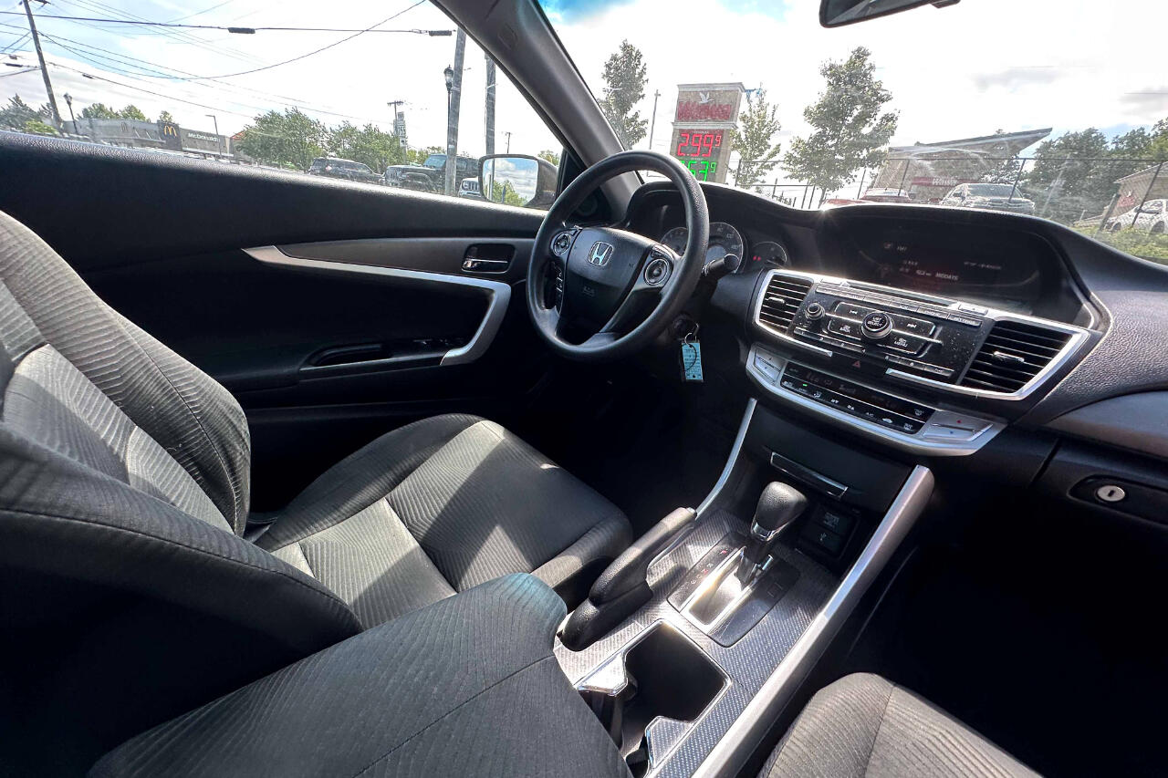 Vehicle image 12 of 23