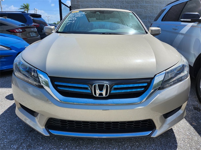 Vehicle image 4 of 6