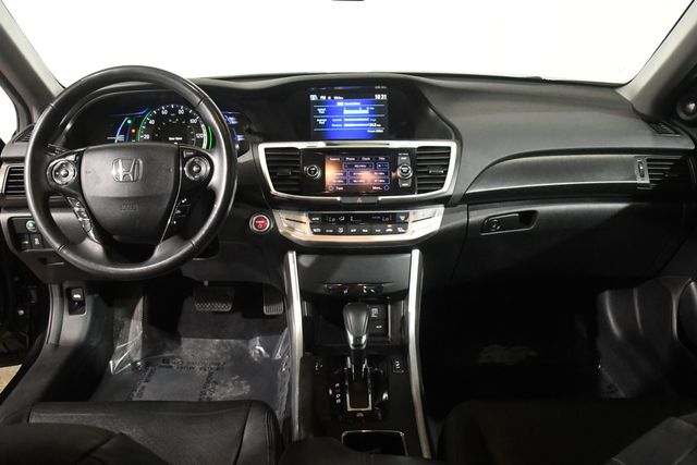 Vehicle image 10 of 28