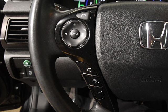 Vehicle image 12 of 28
