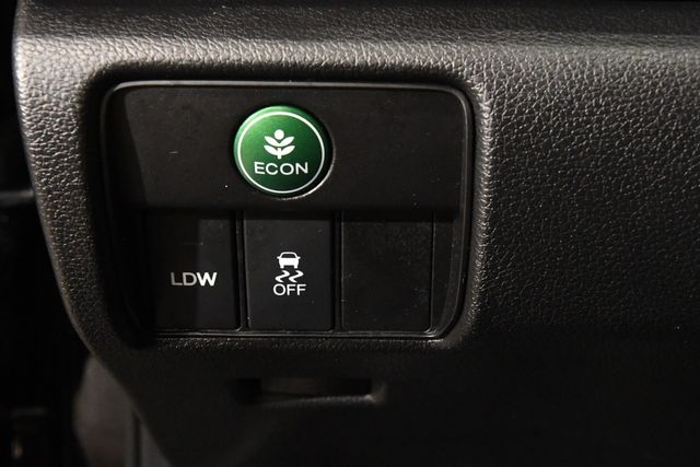 Vehicle image 14 of 28