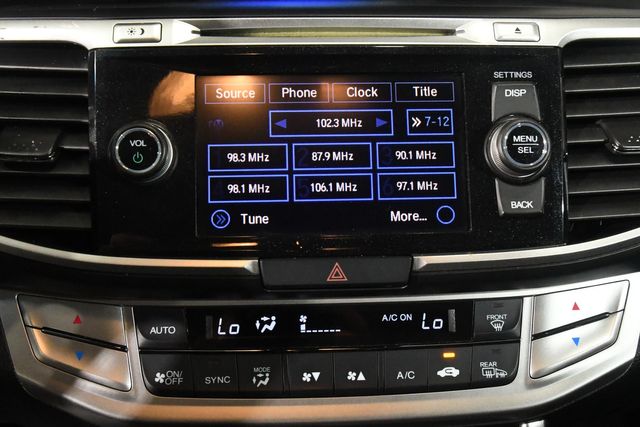 Vehicle image 16 of 28