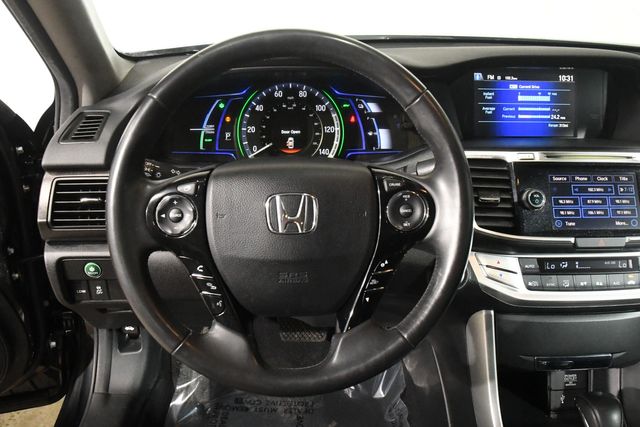 Vehicle image 9 of 28