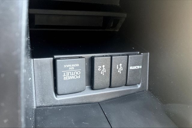Vehicle image 31 of 39