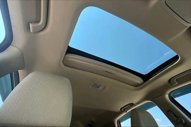 Vehicle image 21 of 39