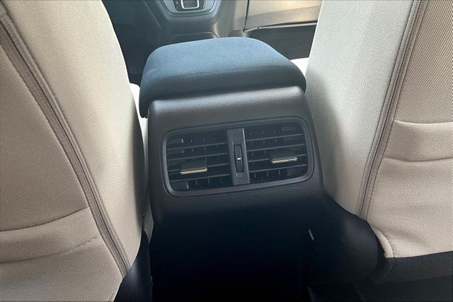 Vehicle image 32 of 39