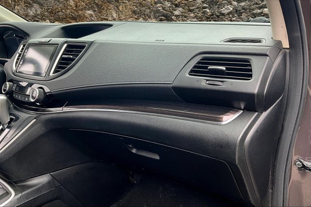 Vehicle image 15 of 32