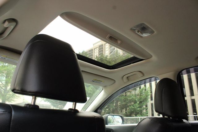 Vehicle image 33 of 55