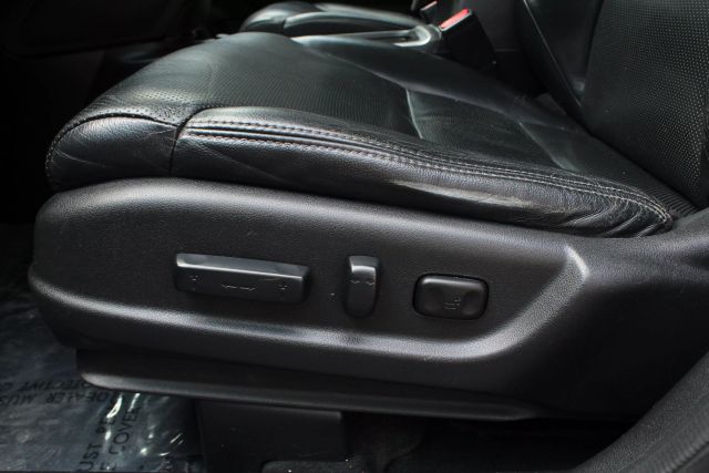 Vehicle image 19 of 55
