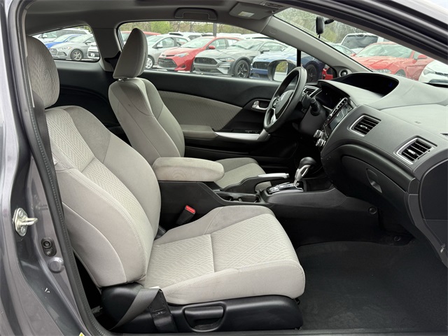 Vehicle image 10 of 23