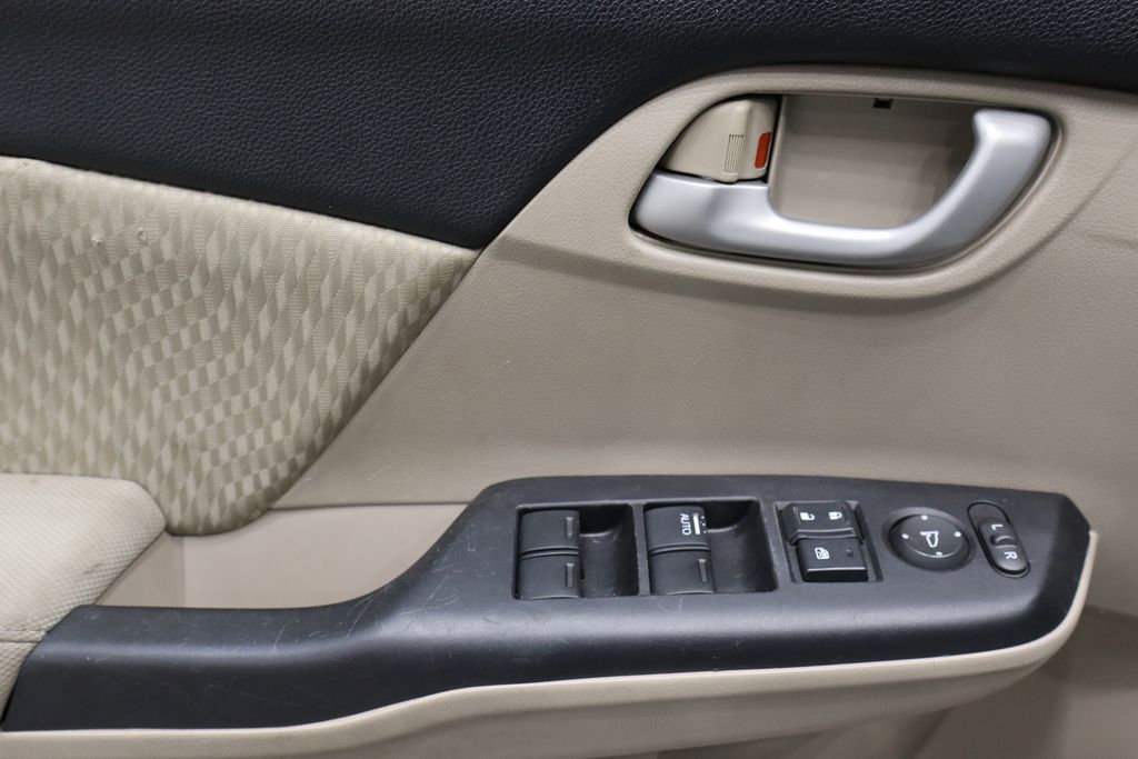 Vehicle image 13 of 36