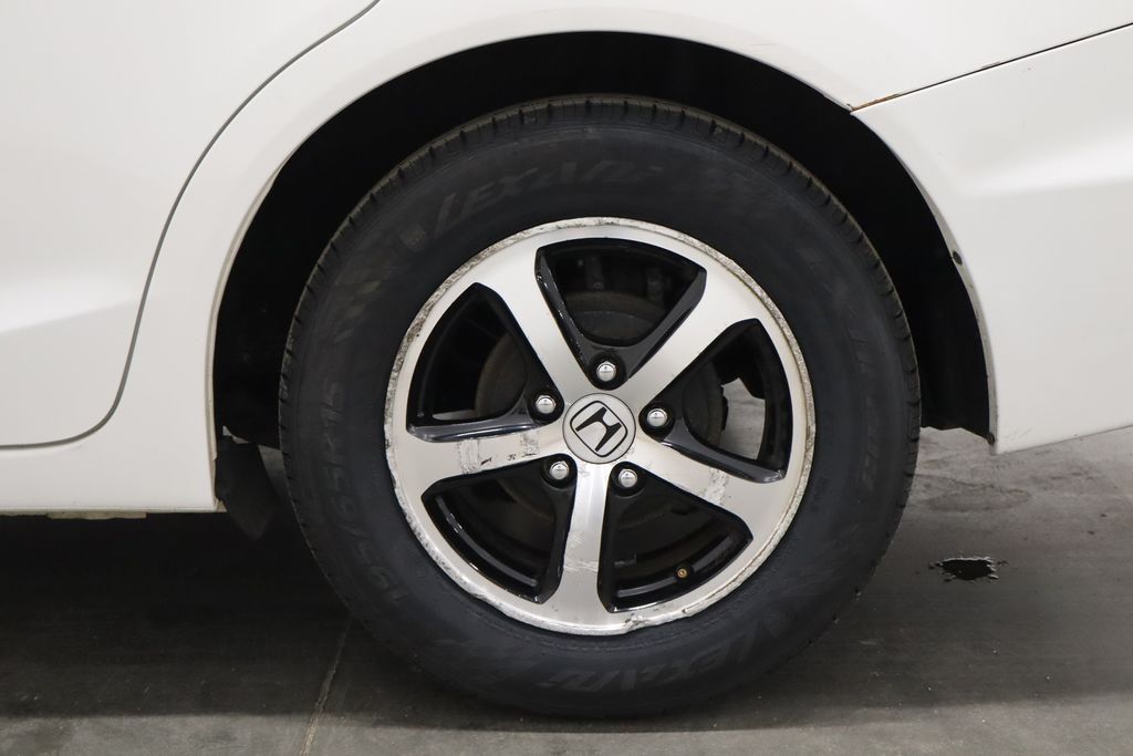 Vehicle image 34 of 36