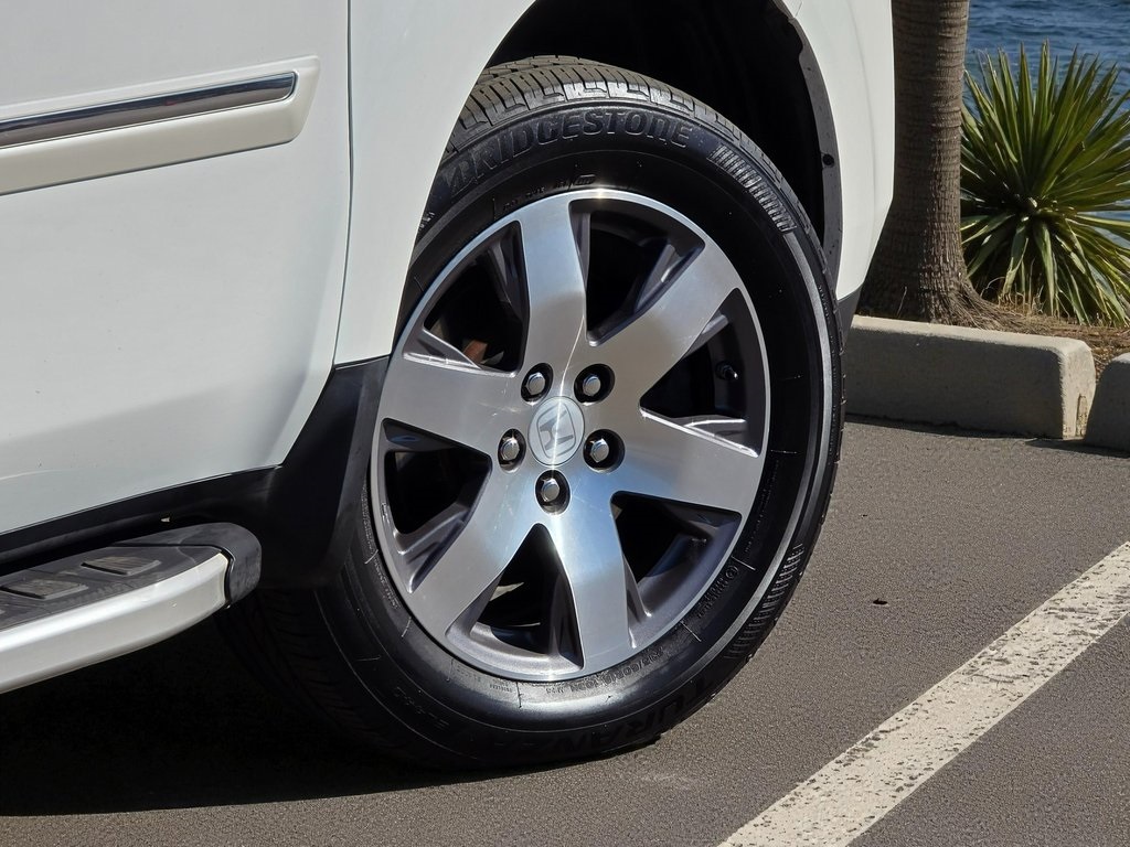 2015 Honda Pilot Touring Image 8 of 44