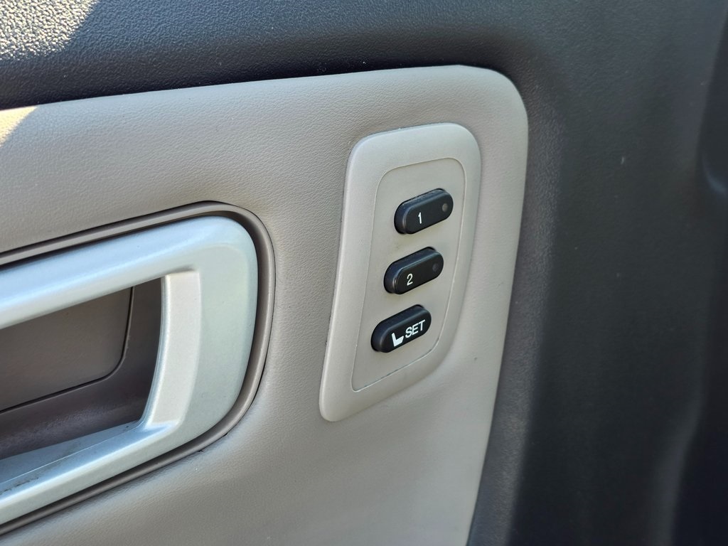 2015 Honda Pilot Touring Image 36 of 44