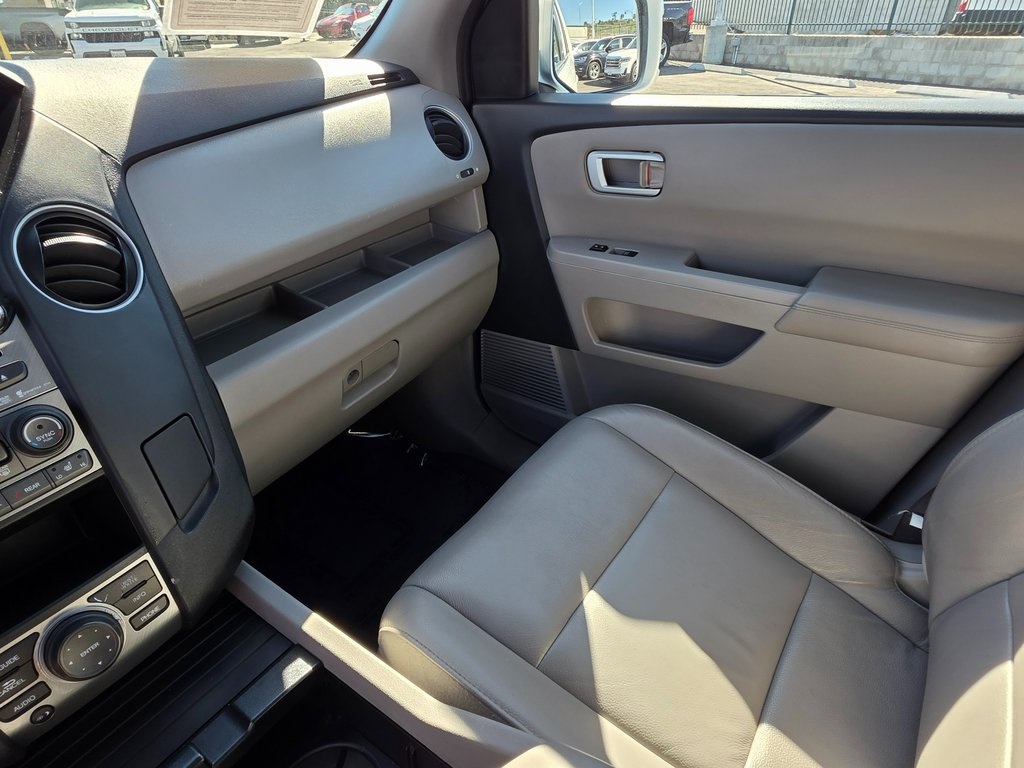 2015 Honda Pilot Touring Image 17 of 44