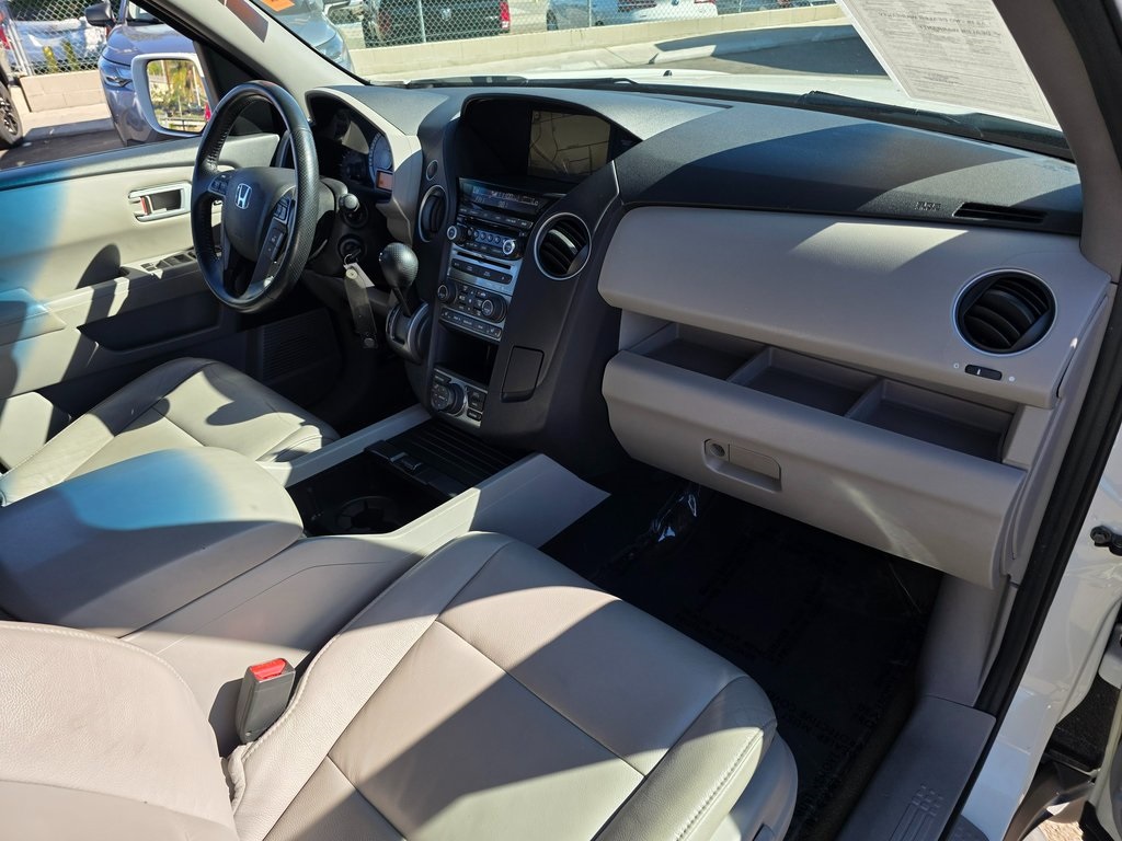 2015 Honda Pilot Touring Image 19 of 44