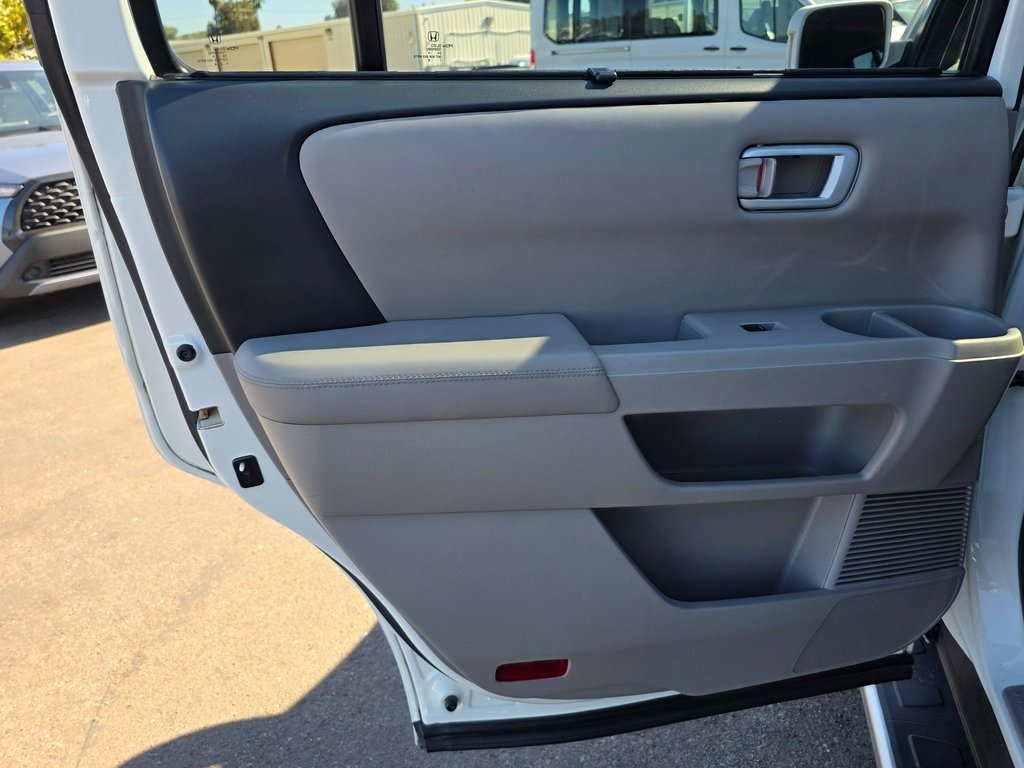 2015 Honda Pilot Touring Image 27 of 44