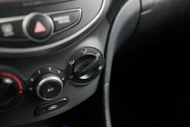 2015 Hyundai Accent GS Image 69 of 104