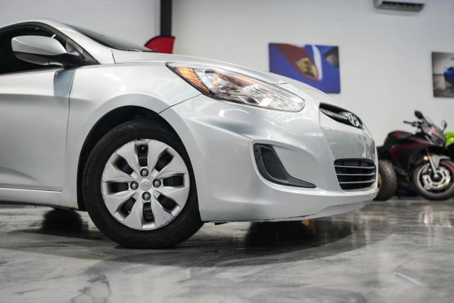 2015 Hyundai Accent GS Image 11 of 104