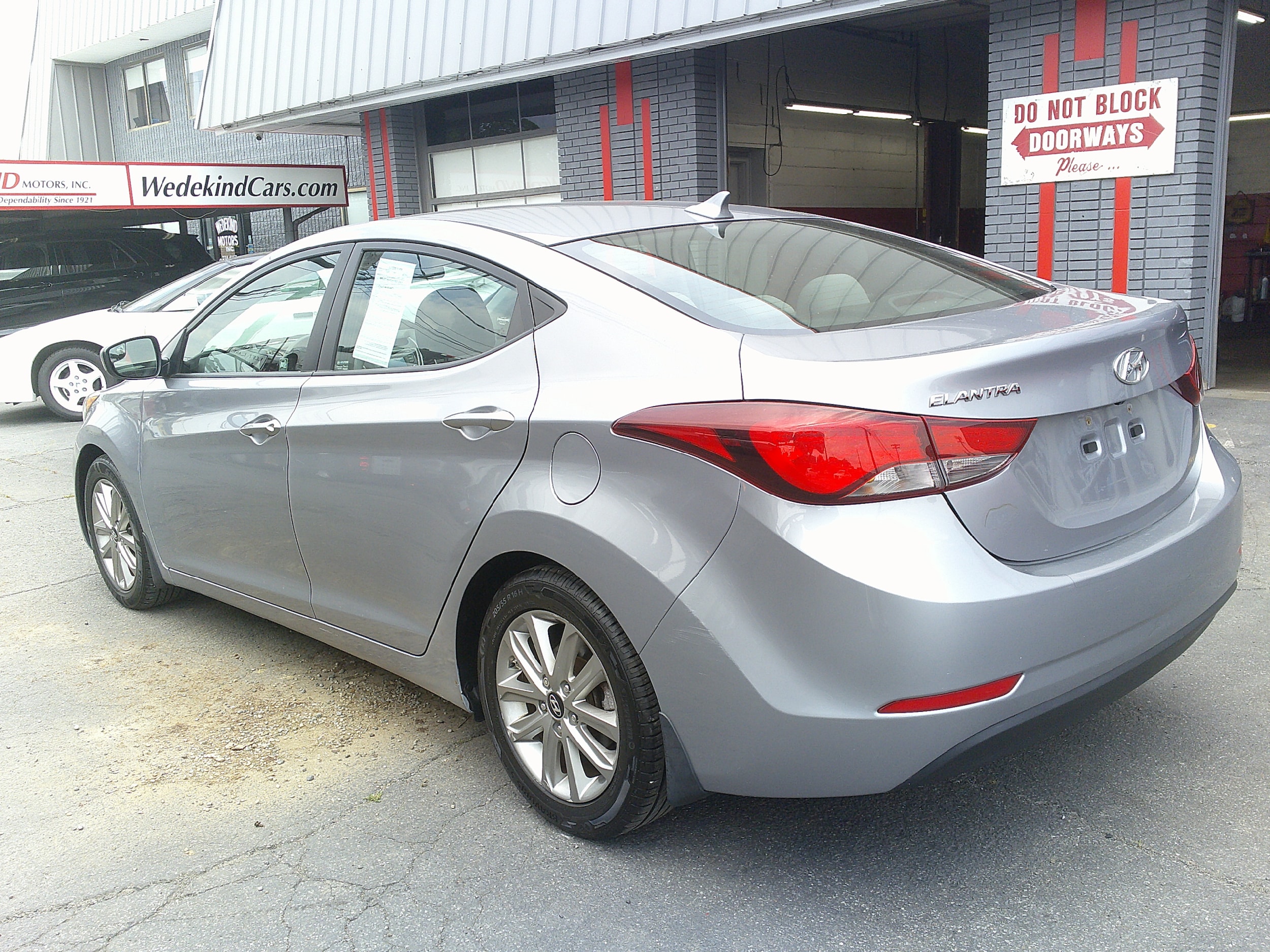 Vehicle image 10 of 23