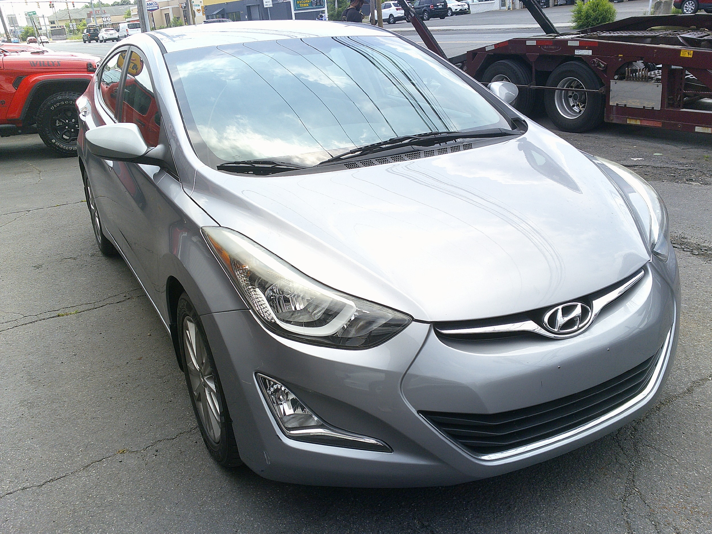 Vehicle image 21 of 23