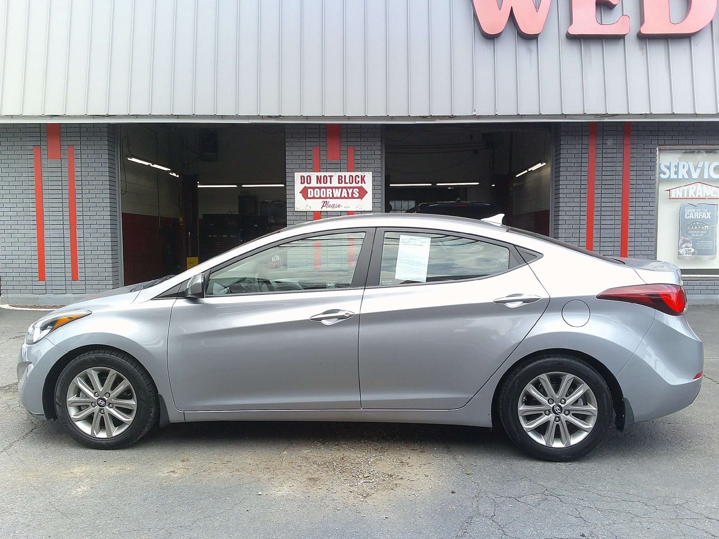 Vehicle image 11 of 23