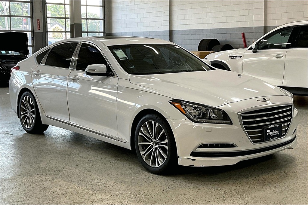 Vehicle image 4 of 34