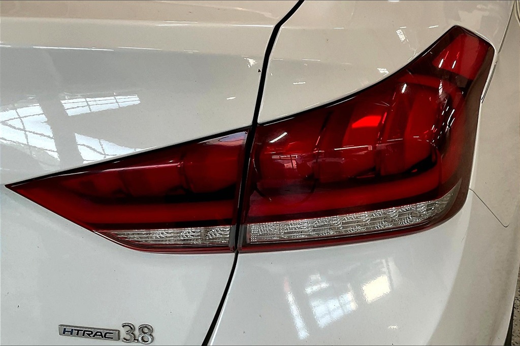 Vehicle image 28 of 34