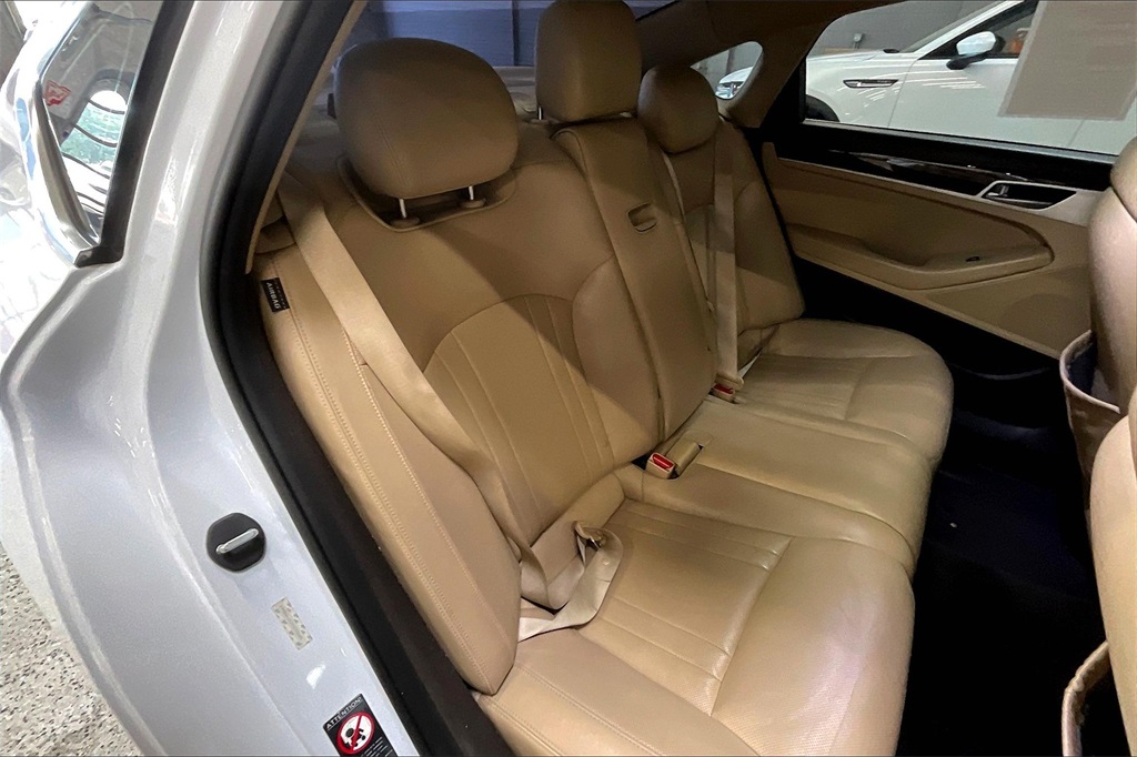 Vehicle image 12 of 34