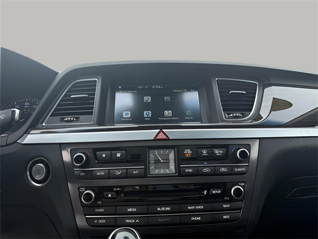2015 Hyundai Genesis 3.8L Image 14 of 19