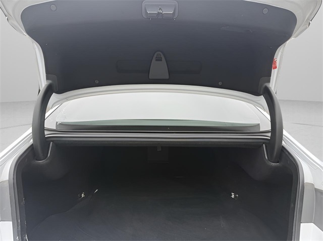 2015 Hyundai Genesis 3.8L Image 9 of 19
