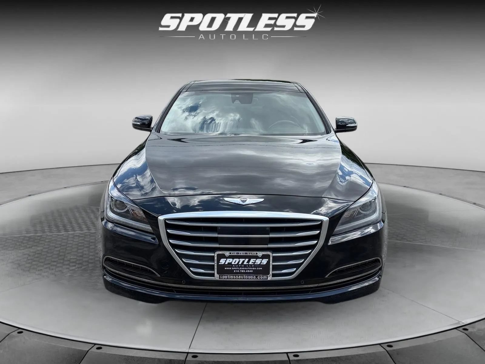 2015 Hyundai Genesis 3.8L Image 3 of 28