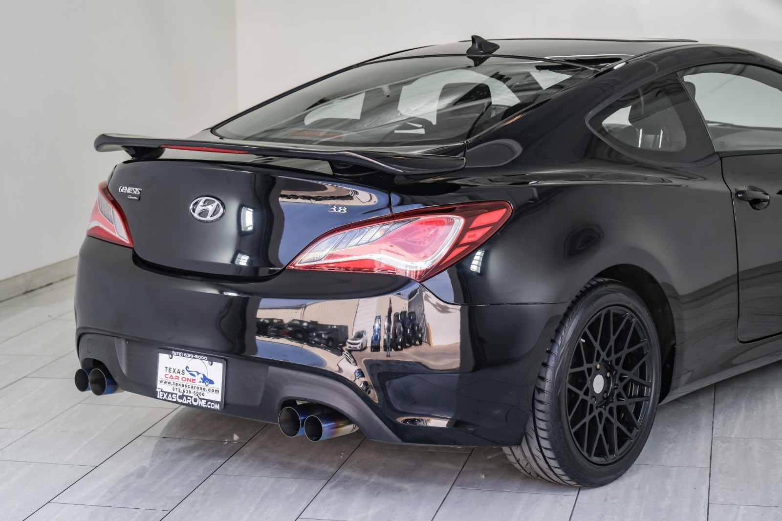 2015 Hyundai Genesis 3.8 Base Image 9 of 68