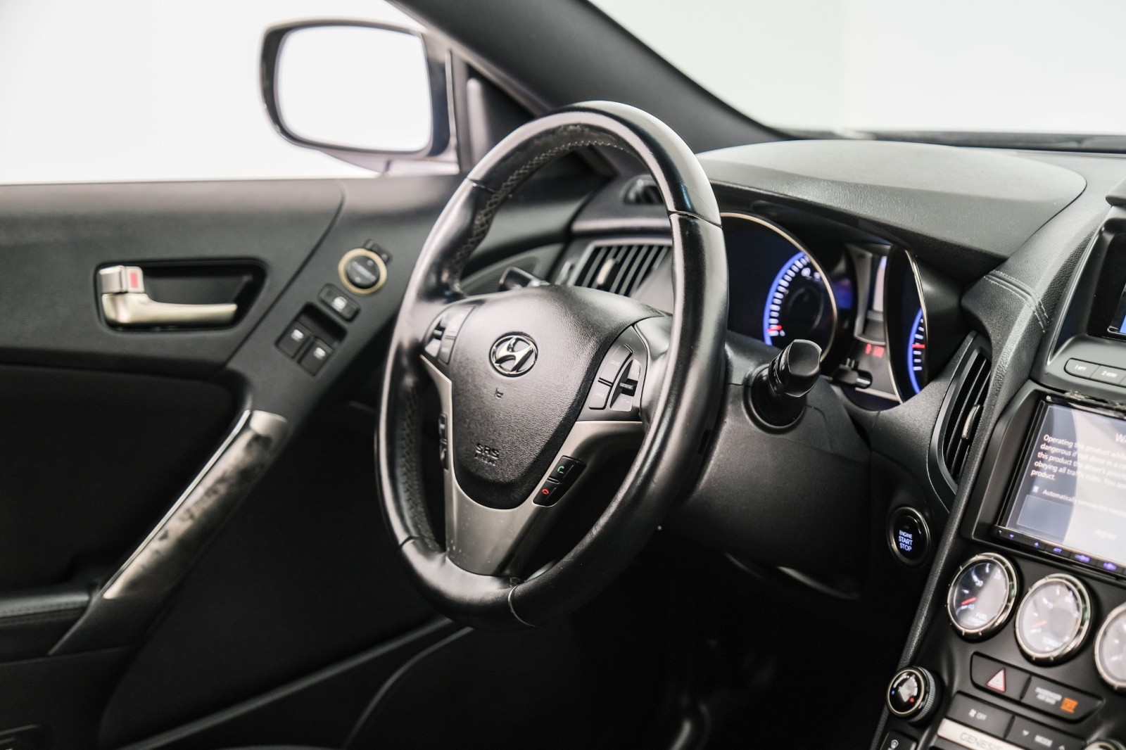 2015 Hyundai Genesis 3.8 Base Image 30 of 68