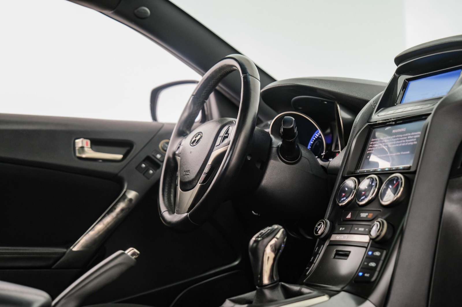 2015 Hyundai Genesis 3.8 Base Image 31 of 68